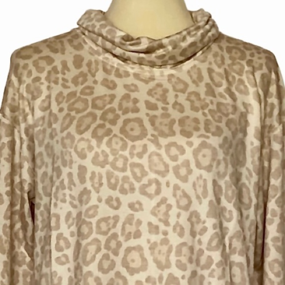 🔥HOST PICK🔥 NWT Splendid Cowl Neck Pullover - Picture 4 of 16